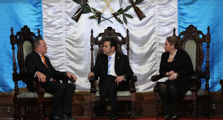 El Embajador Juan Hurtado Cano presentó cartas credenciales ante el Presidente de la República de Guatemala