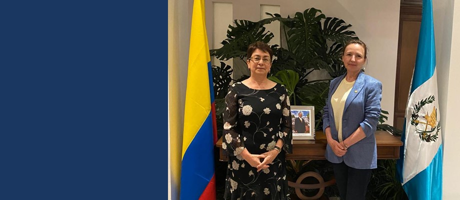 Imagen de la Embajadora de Colombia y la Ministra de Ambiente y Recursos Naturales de Guatemala 